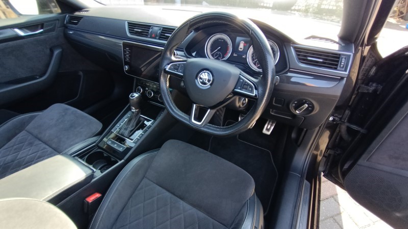 Skoda Superb Sportline Dsg (26)